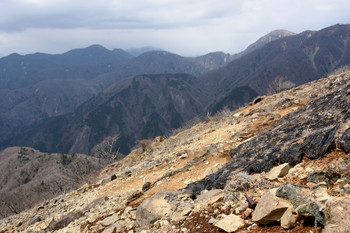 1224塔ノ岳山頂から檜洞、蛭ヶ岳を望む.JPG