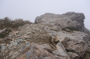 DSCF0703_天神ザンゲ岩、回り込んで上から見ると.jpg