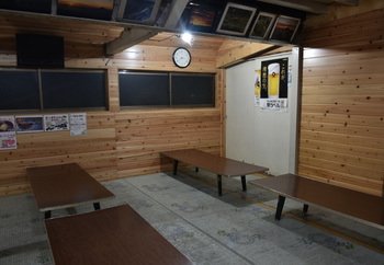 DSC_8804_小屋の食堂.jpg